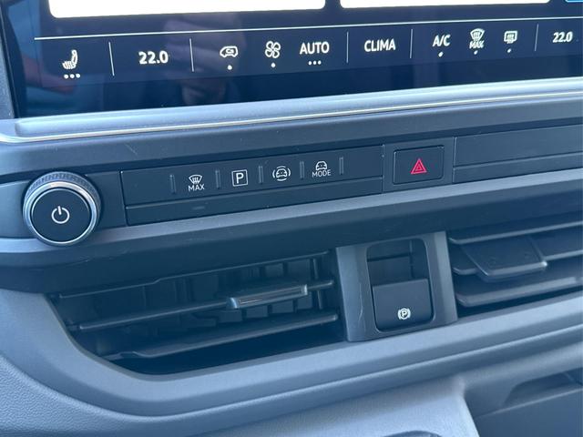 Volkswagen / T7 Caravelle / / / / LR+ KLIMAAUT.+ KAMERA+ PDC+ LED