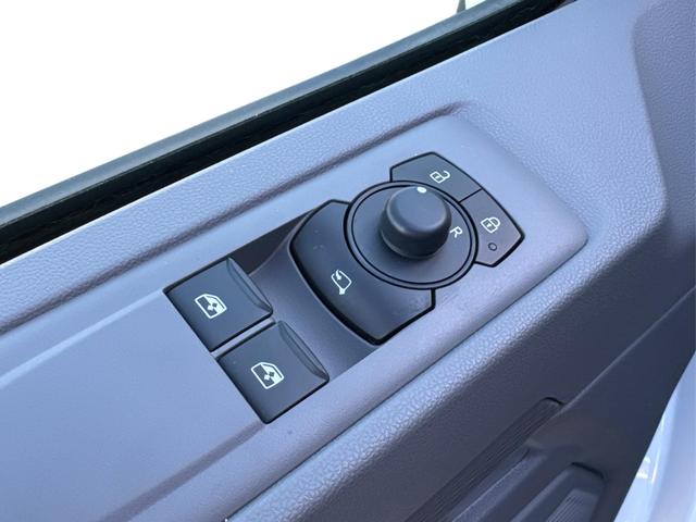 Volkswagen / T7 Caravelle / / / / LR+ KLIMAAUT.+ KAMERA+ PDC+ LED