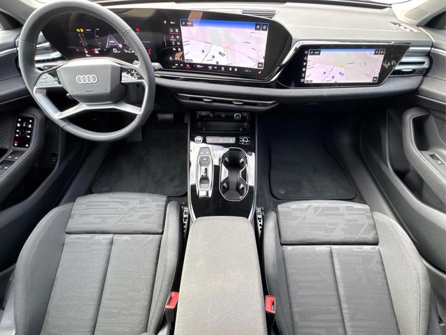 Audi / A5 Avant / / / / *SOFORT* quattro S-Line TECH PLUS+AHK+19ALU+MATRIX+360 KAMERA