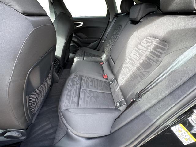 Audi / A5 Avant / / / / *SOFORT* quattro S-Line TECH PLUS+AHK+19ALU+MATRIX+360 KAMERA