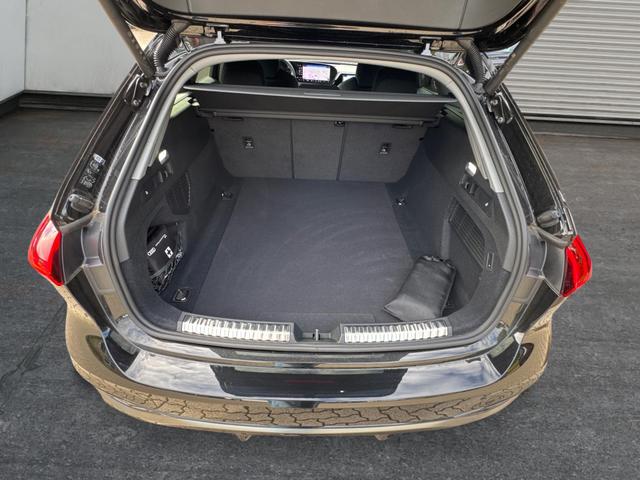 Audi / A5 Avant / / / / *SOFORT* quattro S-Line TECH PLUS+AHK+19ALU+MATRIX+360 KAMERA