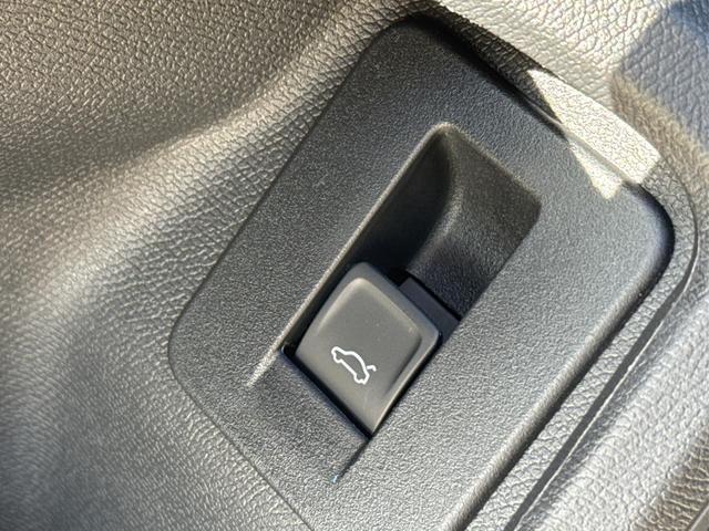 Cupra / Leon Sportstourer / Schwarz / / / VZ ST NAVI+KAMERA+EL.HECKKL.+ACC+19ALU