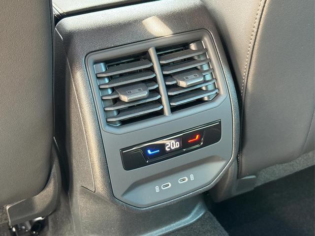 Cupra / Leon Sportstourer / Schwarz / / / VZ ST NAVI+KAMERA+EL.HECKKL.+ACC+19ALU
