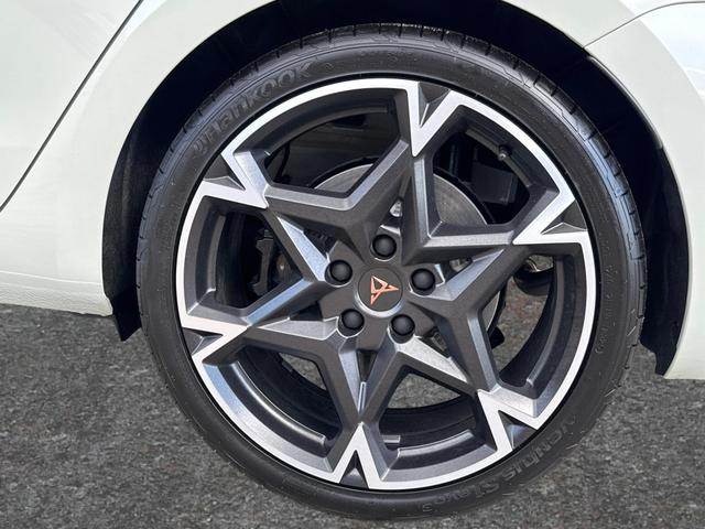 Cupra / Leon Sportstourer / Grau / / / VZ ST NAVI+KAMERA+EL.HECKKL.+ACC+19ALU