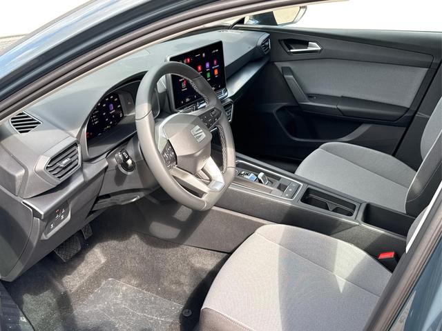 Seat / Leon Sportstourer / Blau / / / DSG+KAMERA+ACC+SHZ+KLIMA+FULLLINK+LED