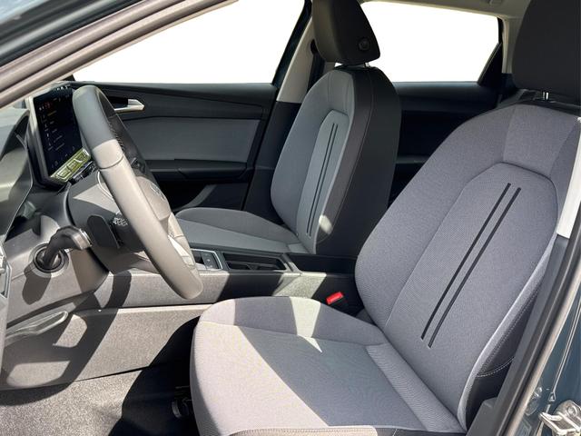 Seat / Leon Sportstourer / Blau / / / DSG+KAMERA+ACC+SHZ+KLIMA+FULLLINK+LED