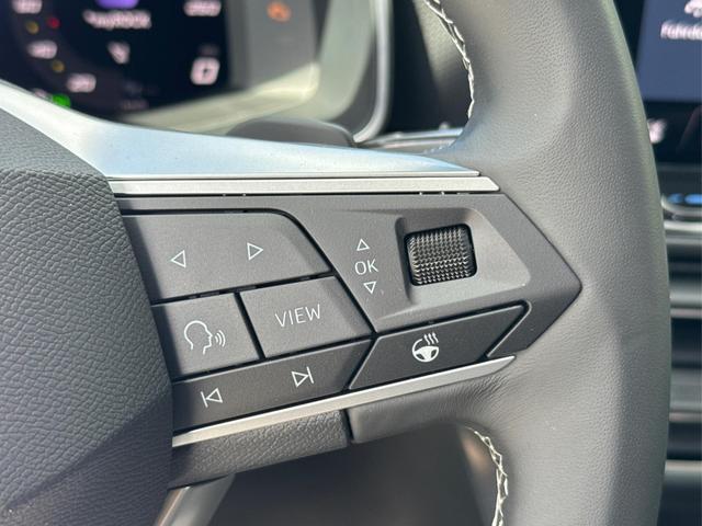 Seat / Leon Sportstourer / Blau / / / DSG+KAMERA+ACC+SHZ+KLIMA+FULLLINK+LED
