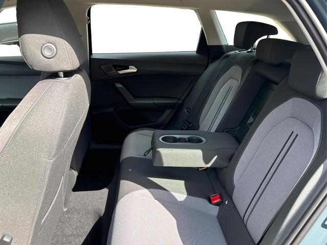 Seat / Leon Sportstourer / Blau / / / DSG+KAMERA+ACC+SHZ+KLIMA+FULLLINK+LED