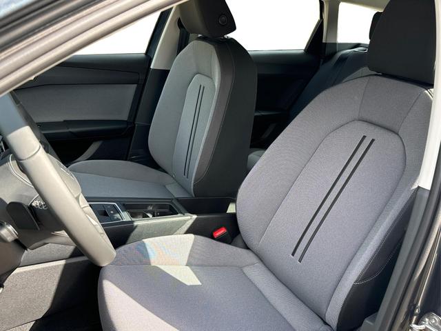 Seat / Leon Sportstourer / Grau / / / 1,5 eTSI DSG+ACC+LED+SHZ+CAM+Licht u. Sicht