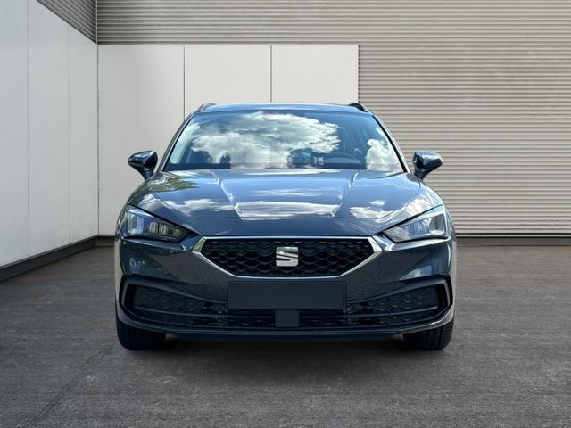 Seat / Leon Sportstourer / Grau / / / 1,5 eTSI DSG+ACC+LED+SHZ+CAM+Licht u. Sicht