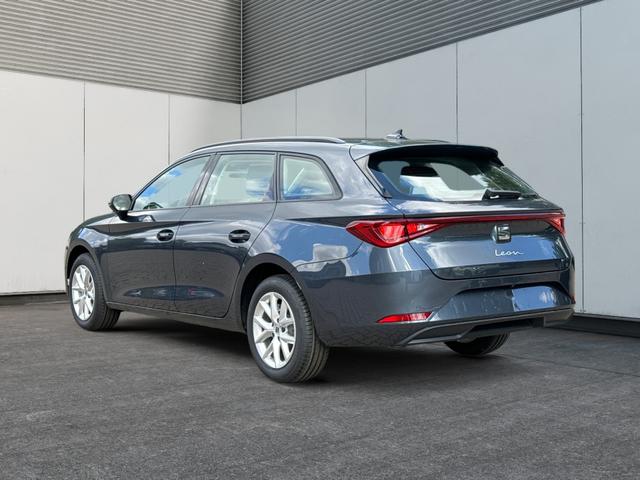Seat / Leon Sportstourer / Grau / / / 1,5 eTSI DSG+ACC+LED+SHZ+CAM+Licht u. Sicht