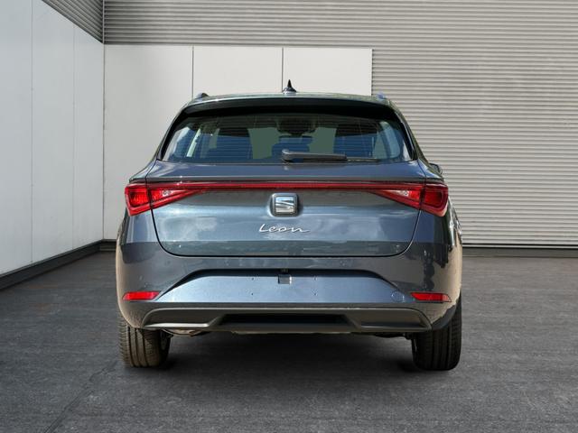Seat / Leon Sportstourer / Grau / / / 1,5 eTSI DSG+ACC+LED+SHZ+CAM+Licht u. Sicht