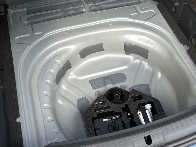Seat / Leon Sportstourer / Grau / / / 1,5 eTSI DSG+ACC+LED+SHZ+CAM+Licht u. Sicht