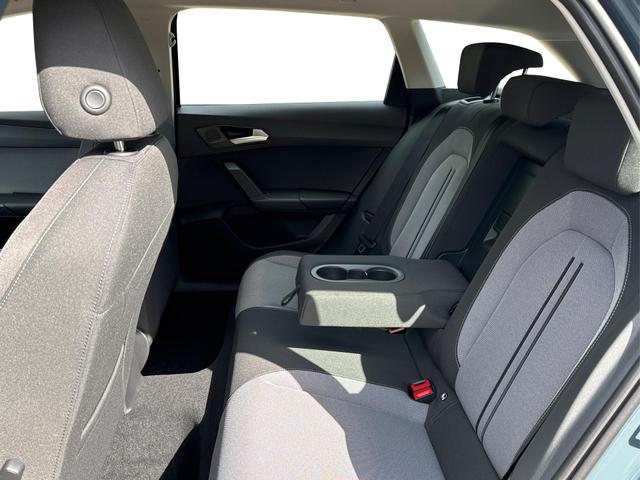 Seat / Leon Sportstourer / Blau / / / DSG+KAMERA+ACC+SHZ+KLIMA+FULLLINK+LED