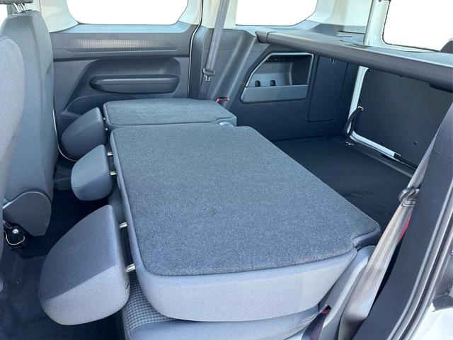 Volkswagen / Caddy / / / / LANE ASSIST+CAM+SHZ+KLIMA+GJR+GRA
