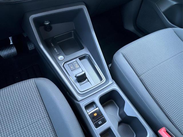 Volkswagen / Caddy / / / / LANE ASSIST+CAM+SHZ+KLIMA+GJR+GRA