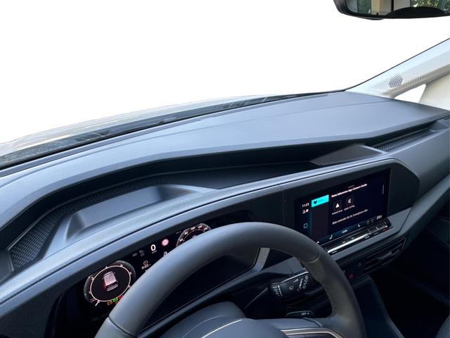 Volkswagen / Caddy / / / / LANE ASSIST+CAM+SHZ+KLIMA+GJR+GRA