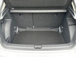 Skoda Fabia Selection ACC+SHZ+KAMERA+PDC+LED 