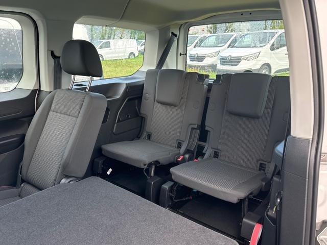 Volkswagen / Caddy Maxi / Weiß / / / Caddy Maxi 4x4 +LANE ASSIST+CAM+SHZ+KLIMA+GJR+GRA