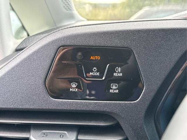 Volkswagen / Caddy Maxi / Weiß / / / Caddy Maxi 4x4 +LANE ASSIST+CAM+SHZ+KLIMA+GJR+GRA