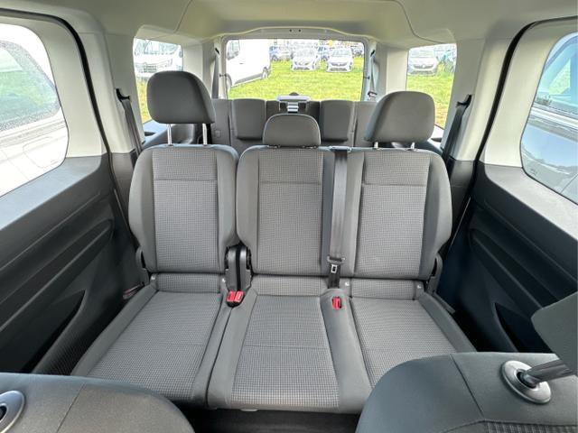 Volkswagen / Caddy Maxi / Weiß / / / Caddy Maxi 4x4 +LANE ASSIST+CAM+SHZ+KLIMA+GJR+GRA