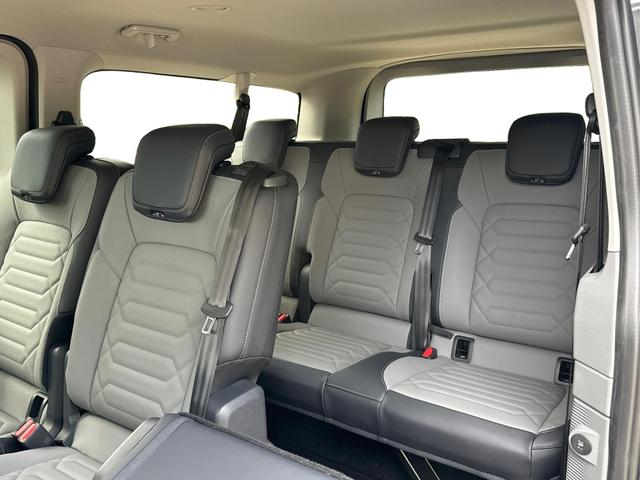Volkswagen / T7 Caravelle / / / / LR 4x4+MATRIX-LED+NAVI+SHZ+KAM+PDC, Beispielbilder, ggf. teilweise mit Sonderausstattung