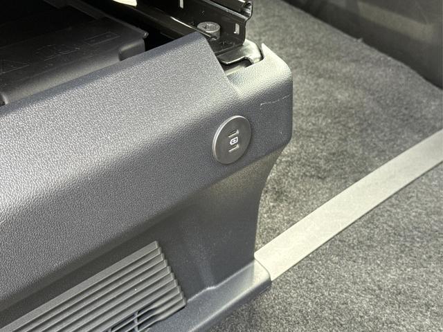 Volkswagen / T7 Caravelle / / / / LR 4x4+MATRIX-LED+NAVI+SHZ+KAM+PDC, Beispielbilder, ggf. teilweise mit Sonderausstattung