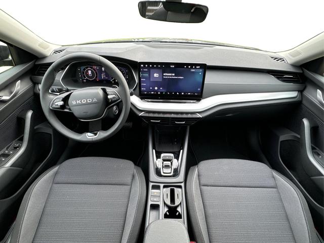 Skoda / Octavia Combi / Schwarz / / / NAVI+KAMERA+LED+EL. HECKKL.+SHZ, Beispielbilder, ggf. teilweise mit Sonderausstattung