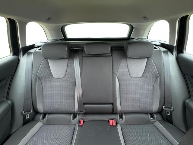 Skoda / Octavia Combi / Schwarz / / / NAVI+KAMERA+LED+EL. HECKKL.+SHZ, Beispielbilder, ggf. teilweise mit Sonderausstattung