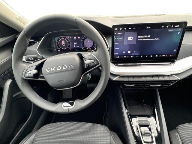 Skoda / Octavia Combi / Schwarz / / / NAVI+KAMERA+LED+EL. HECKKL.+SHZ, Beispielbilder, ggf. teilweise mit Sonderausstattung