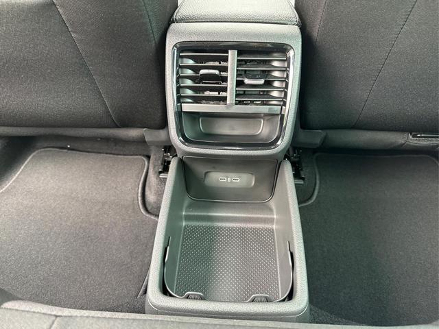 Skoda / Octavia Combi / Schwarz / / / NAVI+KAMERA+LED+EL. HECKKL.+SHZ, Beispielbilder, ggf. teilweise mit Sonderausstattung