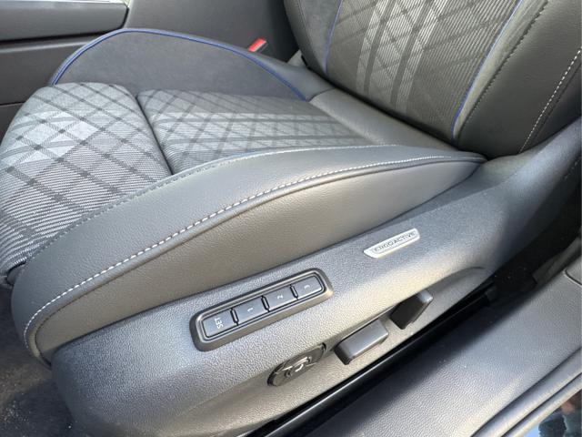 Volkswagen / Passat Variant / Schwarz / / / 4WD AHK+Black Style+Navi+360KAM+Head-UP+Matrix-LED+ACC, Beispielbilder