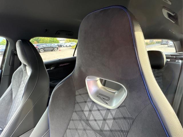 Volkswagen / Passat Variant / Schwarz / / / 4WD AHK+Black Style+Navi+360KAM+Head-UP+Matrix-LED+ACC, Beispielbilder