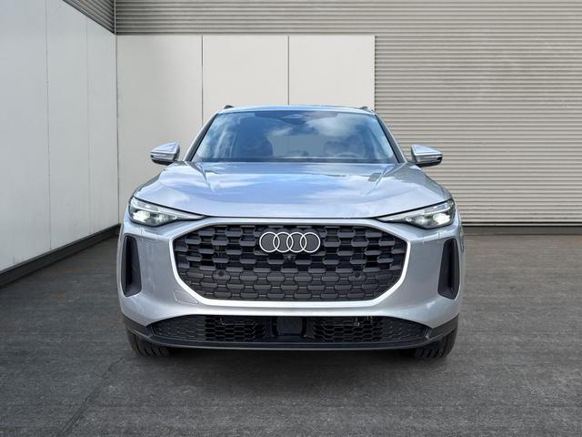 Audi Q5 - Basis AHK+NAVI+LED+SHZ+PDC