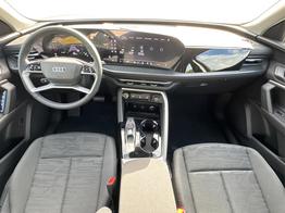 Audi Q5 Basis AHK+ACC+RFK+19"ALU+NAVI 