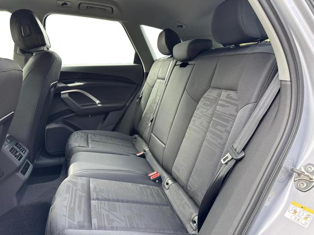 Audi / Q5 / Silber / / / AHK+NAVI+LED+SHZ+PDC