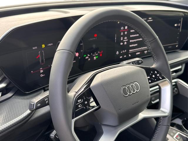 Audi / Q5 / Silber / / / AHK+NAVI+LED+SHZ+PDC