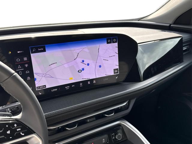 Audi / Q5 / Silber / / / AHK+NAVI+LED+SHZ+PDC