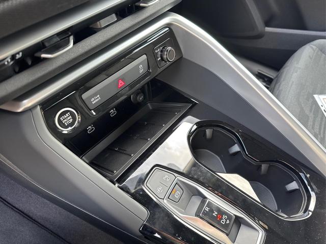 Audi / Q5 / Silber / / / AHK+NAVI+LED+SHZ+PDC