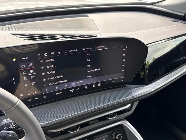 Audi / Q5 / Silber / / / AHK+NAVI+LED+SHZ+PDC