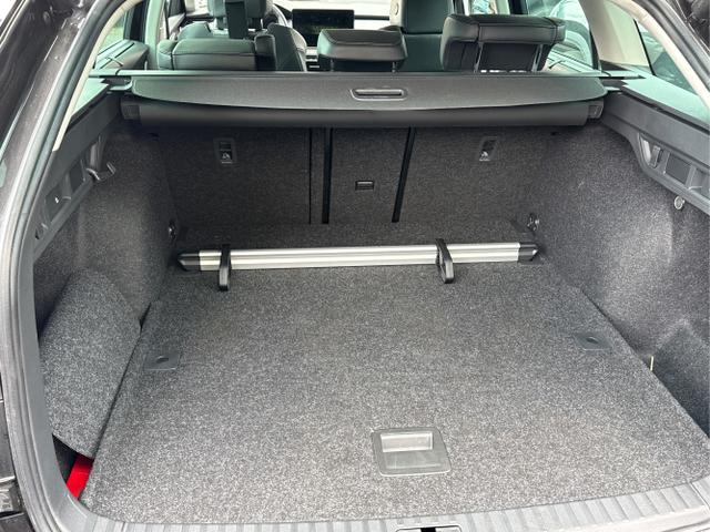 Skoda / Octavia Combi / Schwarz / / / NAVI+MATRIX+KAMERA+ACC+EL. HECKKL+LED+SHZ, Beispielbilder, ggf. teilweise mit Sonderausstattung