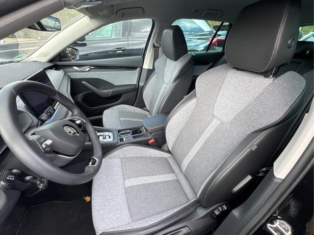 Skoda / Octavia Combi / Schwarz / / / NAVI+MATRIX+KAMERA+ACC+EL. HECKKL+LED+SHZ, Beispielbilder, ggf. teilweise mit Sonderausstattung
