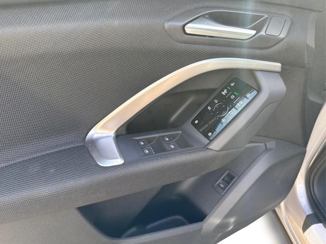 Audi / Q5 / Silber / / / AHK+NAVI+LED+SHZ+PDC