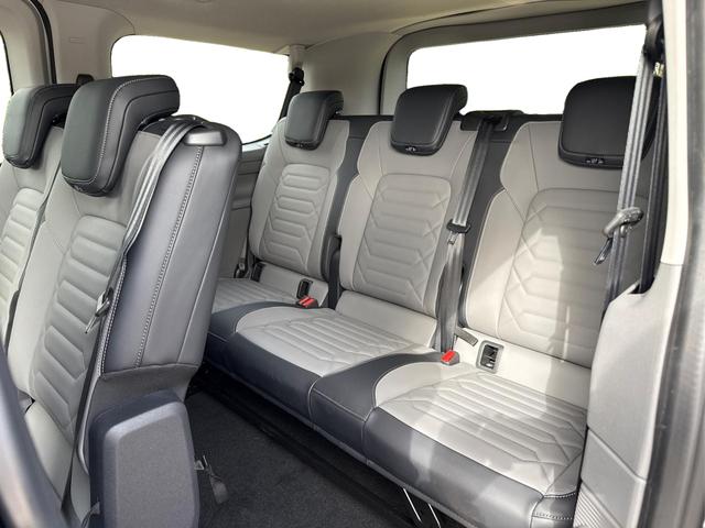Volkswagen / T7 Caravelle / / / / KR AHK+MATRIX+NAVI+SOUND+ACC+SHZ+KAMERA+PDC