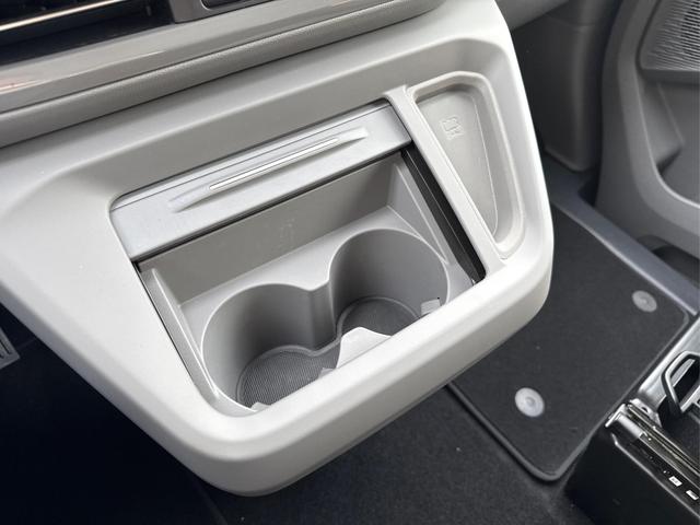 Volkswagen / T7 Caravelle / / / / KR AHK+MATRIX+NAVI+SOUND+ACC+SHZ+KAMERA+PDC
