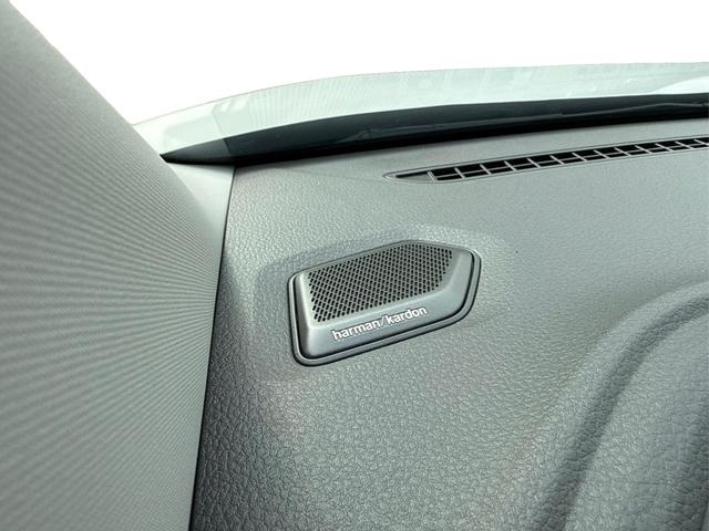 Volkswagen / T7 Caravelle / / / / KR AHK+MATRIX+NAVI+SOUND+ACC+SHZ+KAMERA+PDC