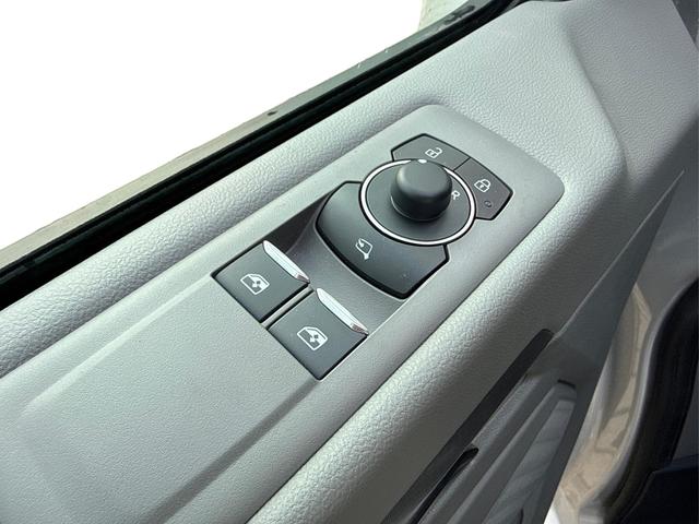 Volkswagen / T7 Caravelle / / / / KR AHK+MATRIX+NAVI+SOUND+ACC+SHZ+KAMERA+PDC
