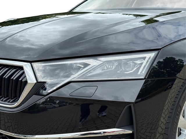 Skoda / Octavia Combi / Schwarz / / / NAVI+MATRIX+KAMERA+ACC+EL. HECKKL+LED+SHZ