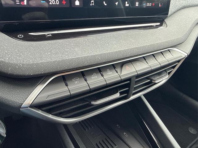 Skoda / Octavia Combi / Schwarz / / / NAVI+MATRIX+KAMERA+ACC+EL. HECKKL+LED+SHZ