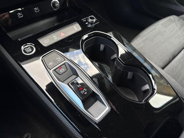 Audi / A5 Avant / / / / *SOFORT* AHK+KAMERA+EL. HECKKL.+NAVI+SHZ+17 LM